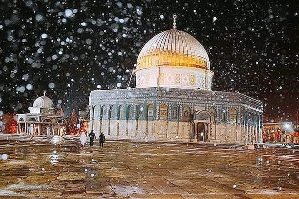 Al Aqsa mosque Jerusalem Quality isnt the best but it really snows there and I thought the pic looks amazing 