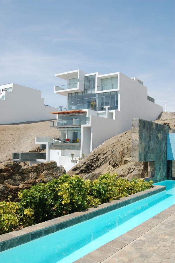 Alvarez Beach House Playa Misterio Lima Peru 