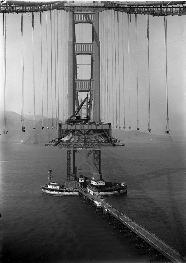 Amazing photo of the Golden Gate Bridge under construction in 