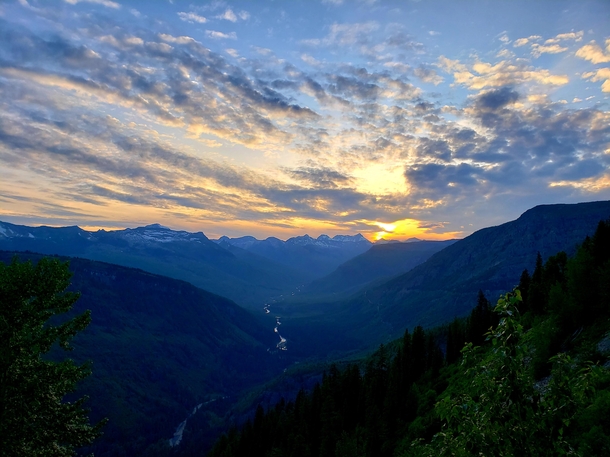 Amazing view of the sunset in Glacier NP MO 