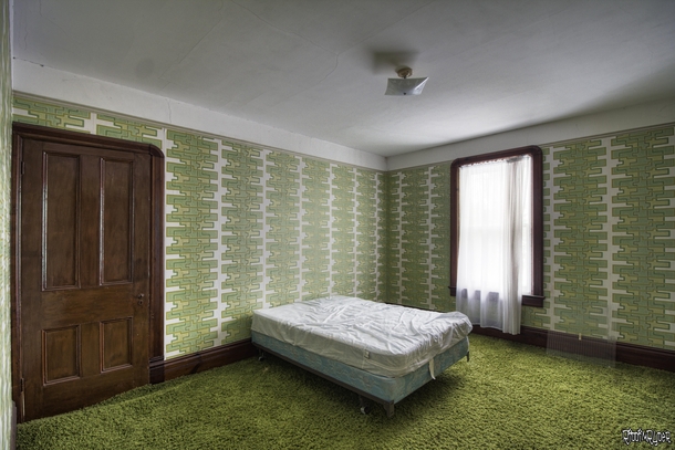 Amazing Wallpaper amp Shag Carpeting Inside a Huge Abandoned Farm House in Ontario 