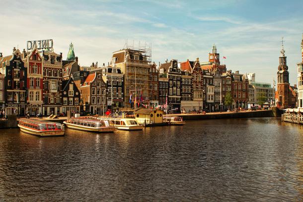 Amsterdam - Even when packed with tourists it is a pleasure to photograph