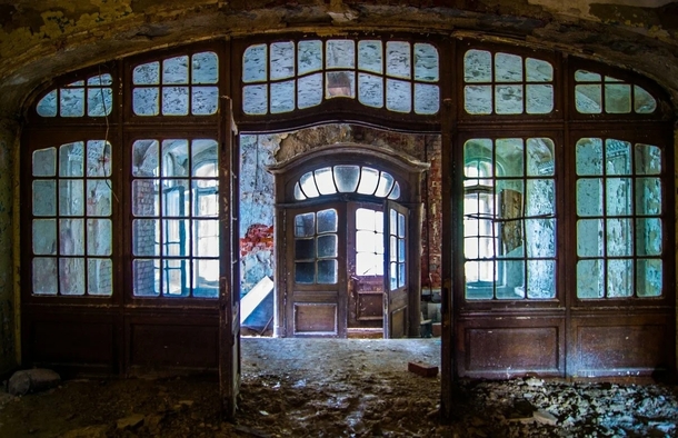An abandoned building in Saint-Petersburg