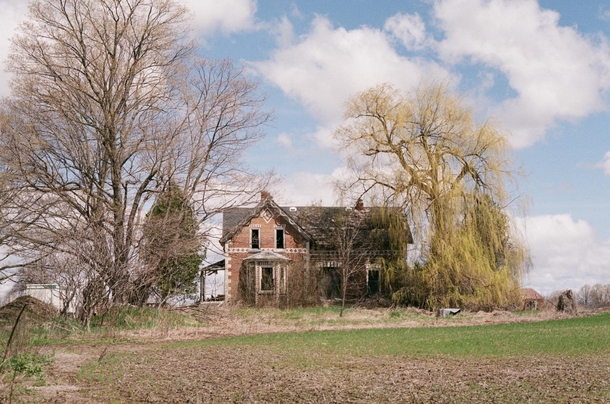 An abandoned farm house in Ontario 