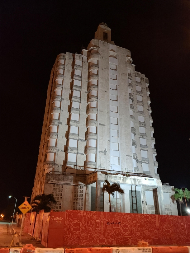 An Art Deco Behemoth in Miami Beach