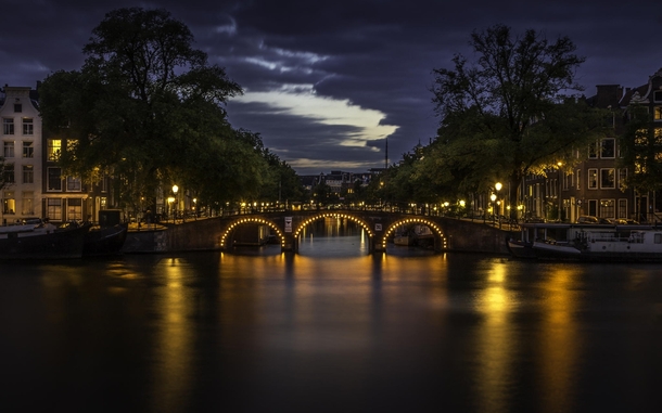 An Evening in Amsterdam  by Magnus Hansen