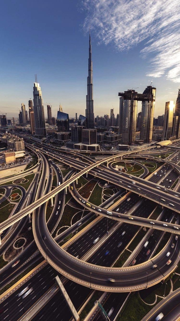 An interesting view of the Burj Khalifa near the Sheikh Zayed intersection