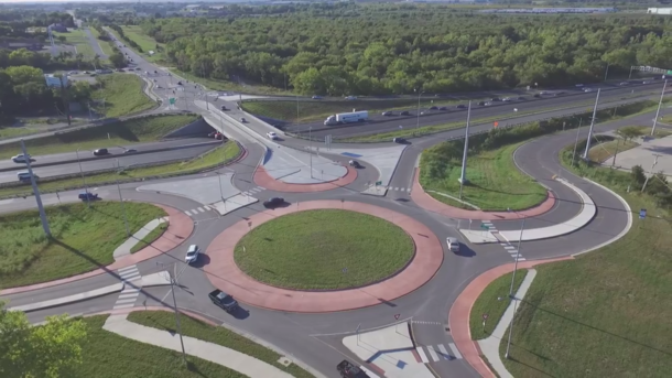 another combination diverging diamond  roundabout near Kansas City MO 