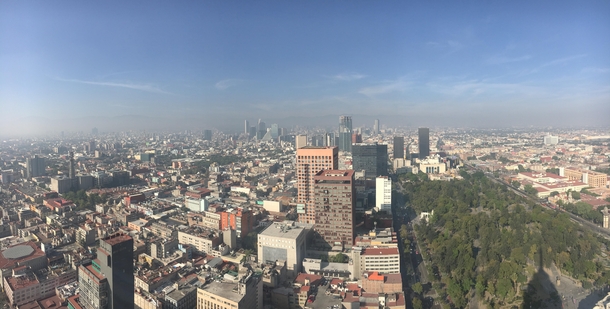 Another smoggy day in Mexico City 