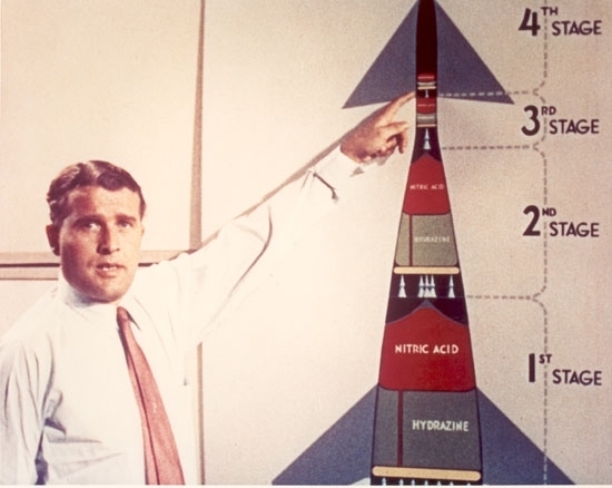 Apollo designer Wernher von Braun presents a rocket capable of reaching Mars xpost rWhereIsMyFlyingCar 