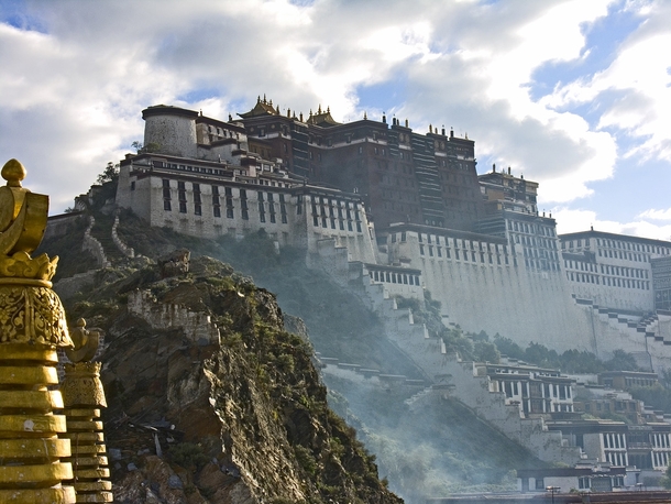 Architecturally imposing -- Potala Palace in Tibet 