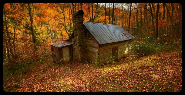 Avent Cabin in the Great Smoky Mountain National Park in the fall 