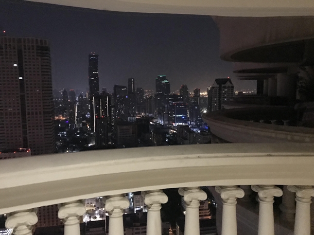Bangkok at night is pure Blade Runner 