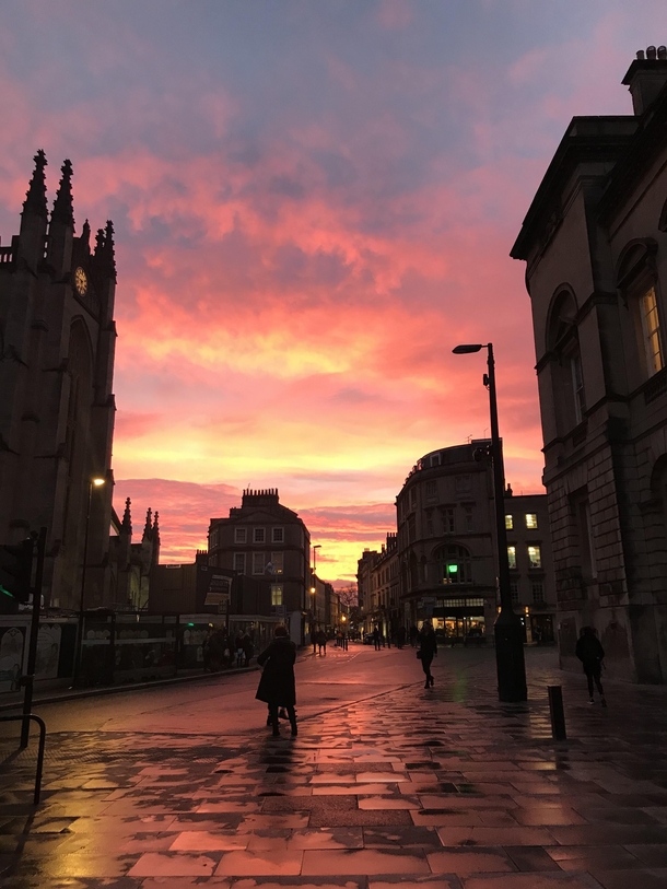 Bath went all pinky orange for a bit today