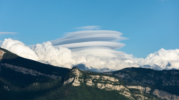 Beautiful lenticular cloud - France 