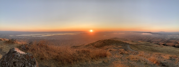 Beautiful Sunset on Mission Peak Regional Preserve lt 
