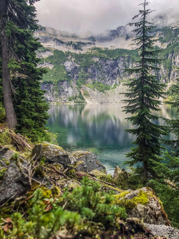 Beauty in every direction at Alpine Lakes Wilderness WA  hikedailyprn