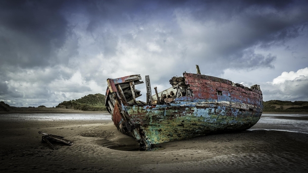 Boat wreck in Crow Point North Devon England  by Roy Anderson