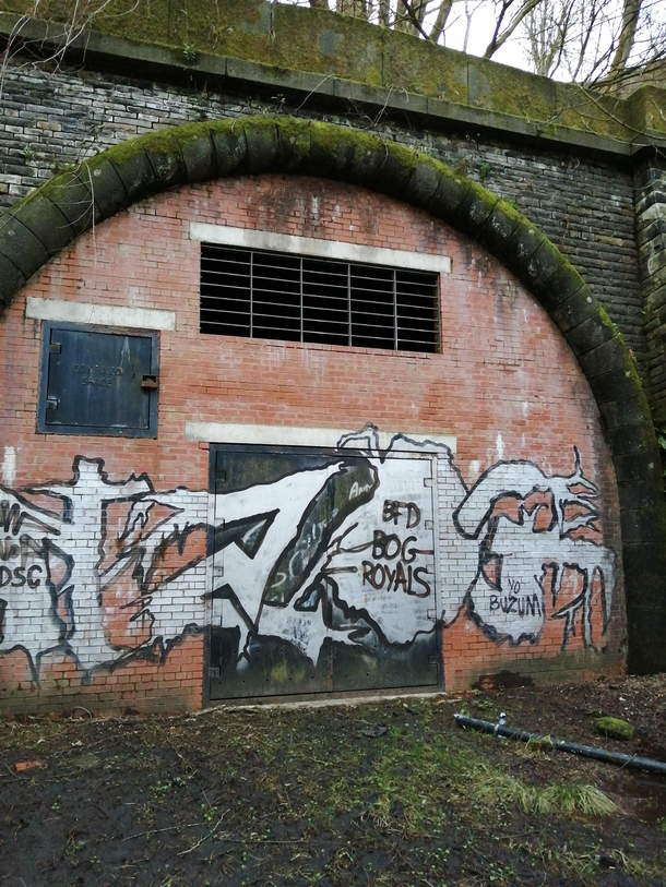 Bricked up tunnel in England built in the s and closed because of instability and collapse