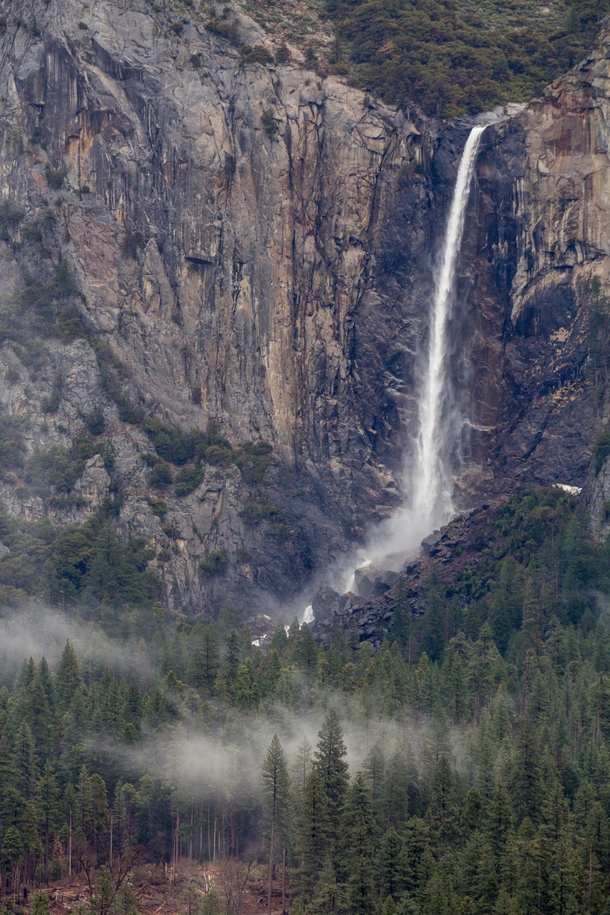 Bridalveil Falls Yosemite valley   x 