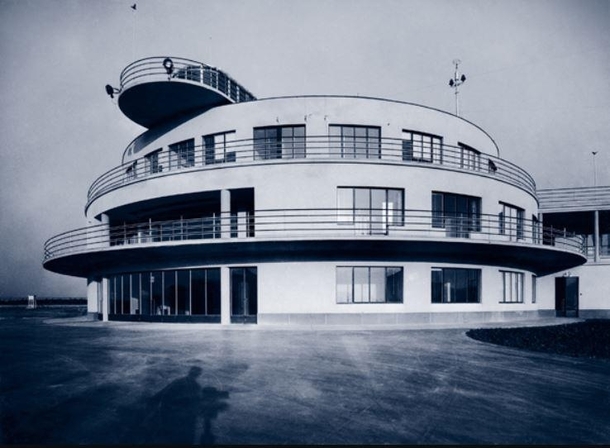 Budars Aerodrome Budapest Hungary designed by Virgil Bierbauer and Laszlo Kralik in  With novel features such as a grand departure hall it was influential in the development of what was then a new type of building the civilian airport