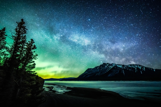 Camped out and caught the Aurora and the Milky Way in one shot Abraham Lake Ab 