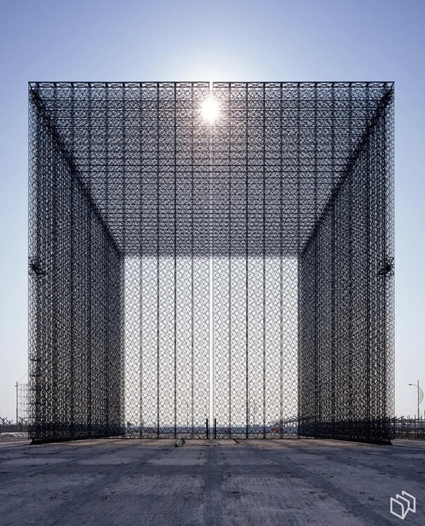 Carbon Fiber Gates built for the World Expo  in Dubai that despite their size can be opened by one person 