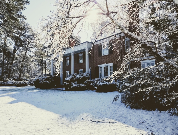 Carolina home in the rare snow
