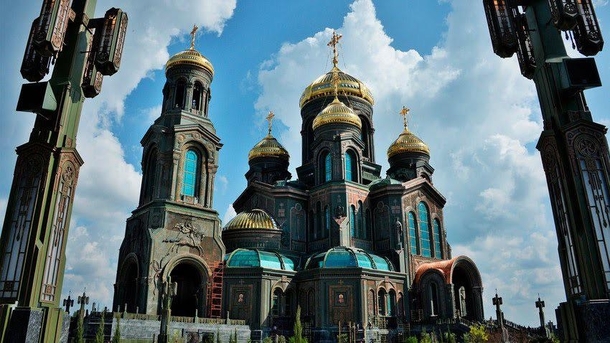 Cathedral of the Russian Armed Forces Its dark green exterior is forged out of captured German tanks 