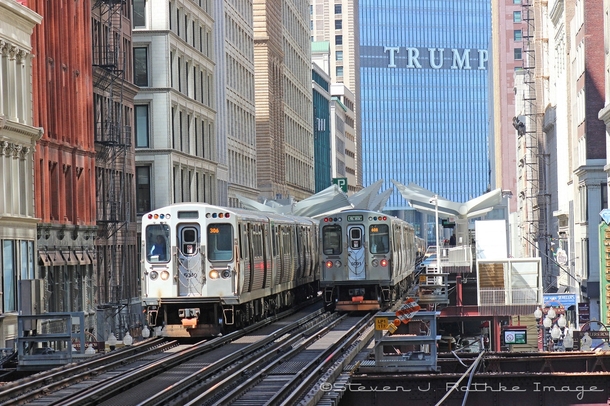 Chicago Loop El Trains