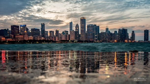 Chicago skyline by Marcin Suraj xpost from rUnitedStatesOfAmerica 