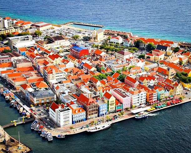 Colour power of Willemstad Curaao