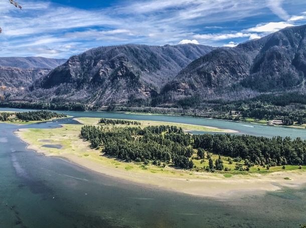 Columbia River Gorge from Beacon Rock  hikedailyprn