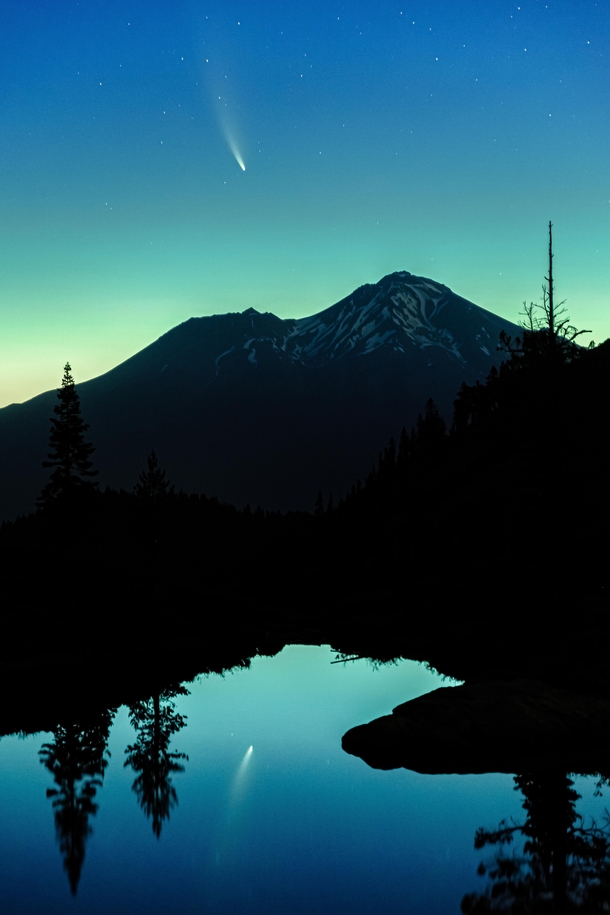 Comet NeoWISE over Mount Shasta 