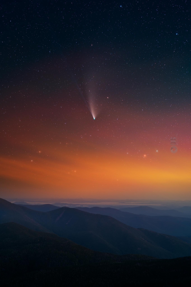 Comet Neowise setting in one of the most iconic sights in Upstate NY 