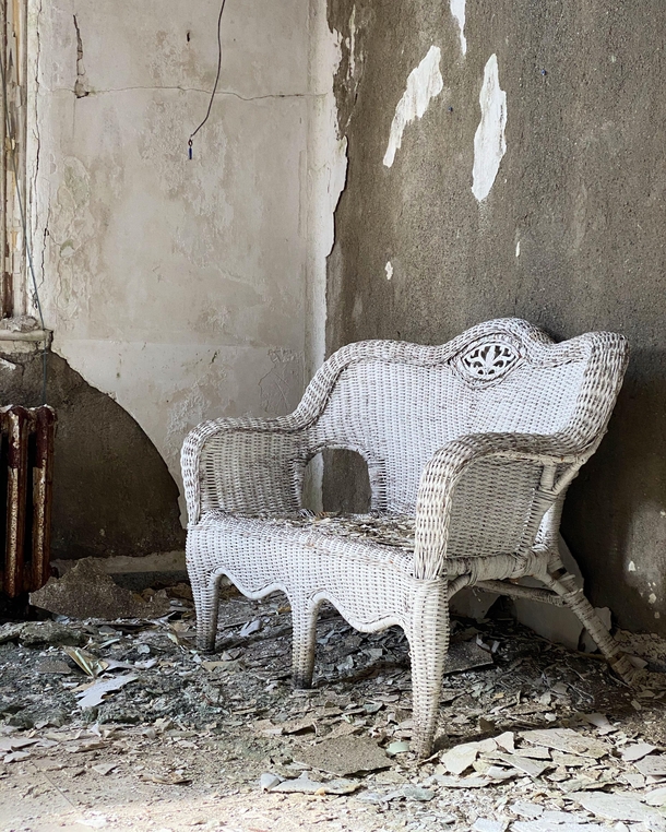 Couch in an abandoned hospital IG austinschacht