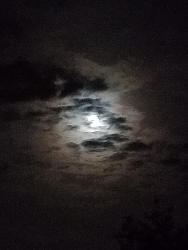Cought the moon looking like a nebula 