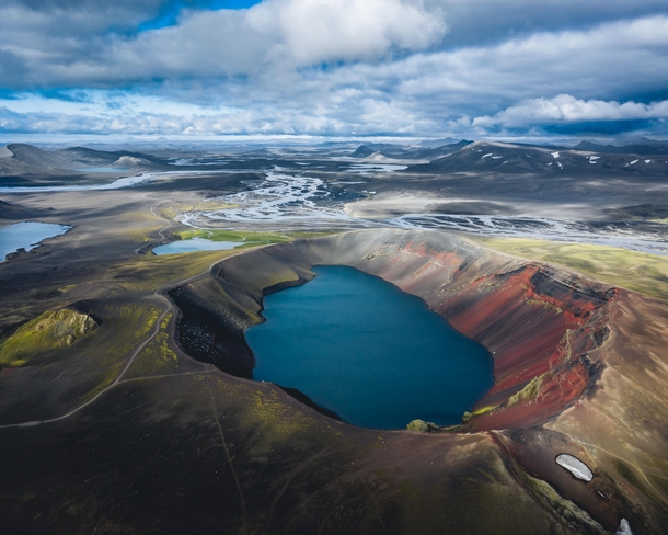 Crater Lake on the Icelandic highlands  hemmi