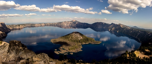 Crater Lake Oregon  photo by Wiki user Arcataroger