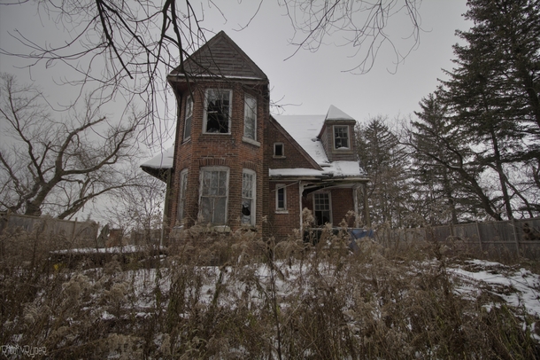Creepy Abandoned Ontario Farm House 