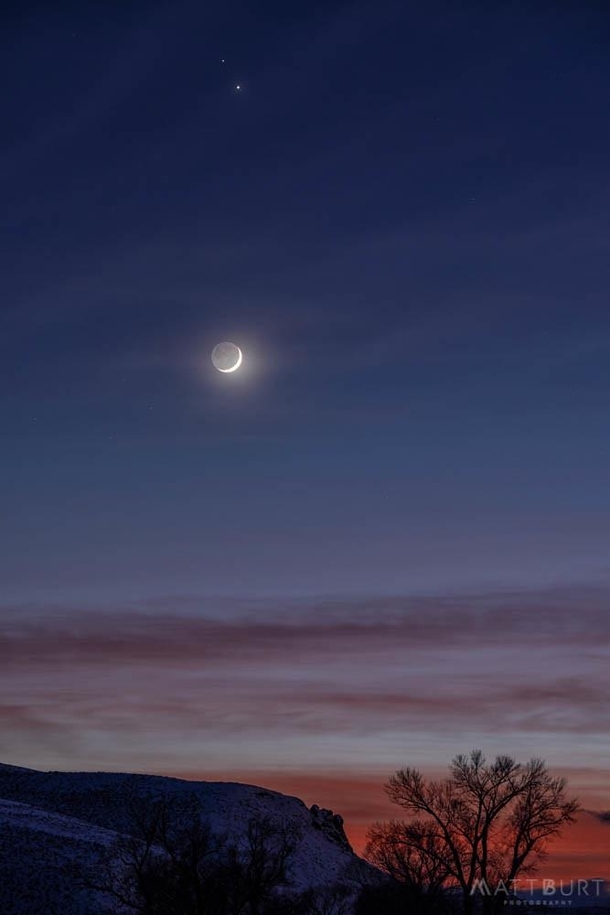 Crescent Moon with Saturn and Jupiter - Gunnison Colorado 