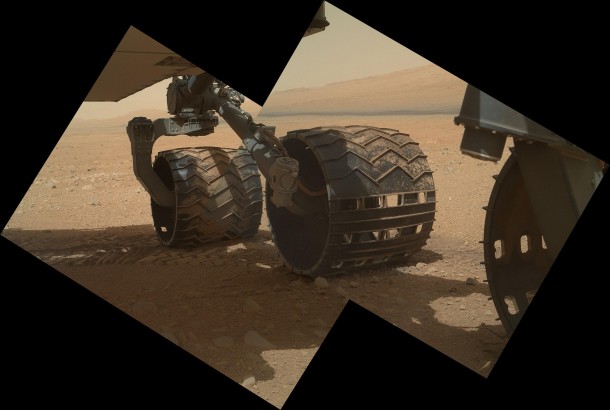 Curiosity Wheels on Mars 