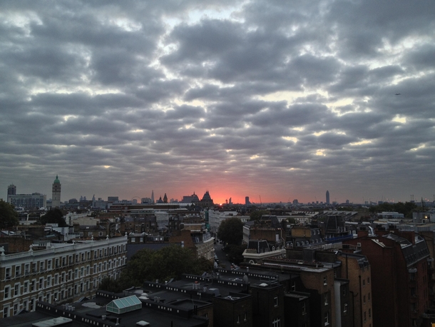Dawn in London 