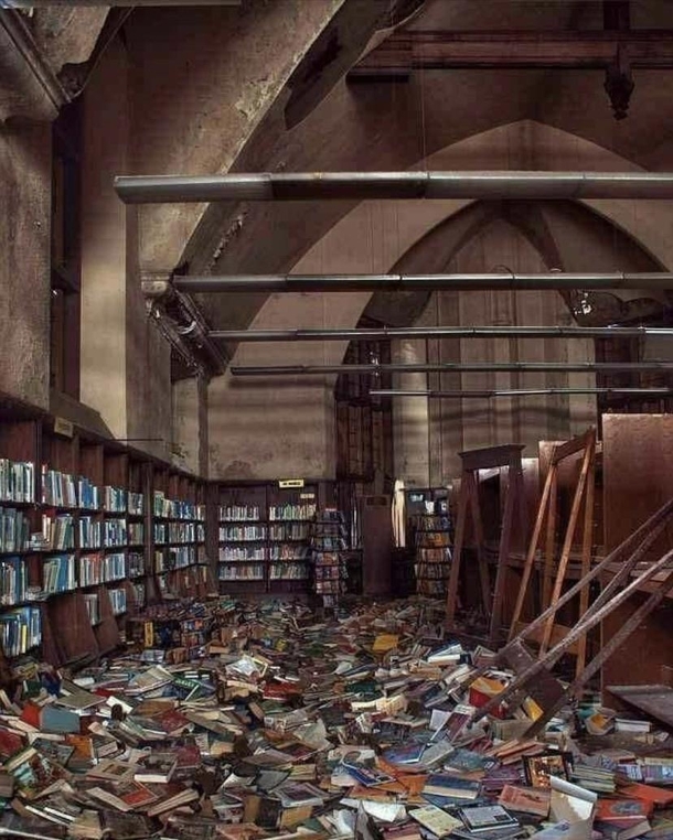 Detroits Mark Twain Library which was closed in  for renovations and never reopened