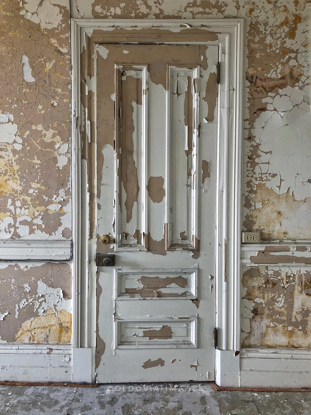Door with chipping paint 
