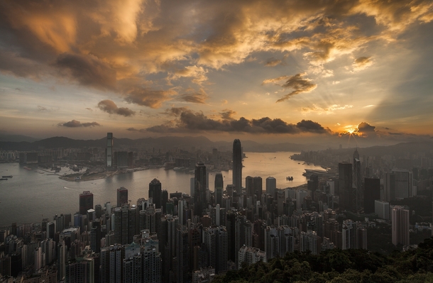 Early Morning in Hong Kong  by Ari Mahardhika