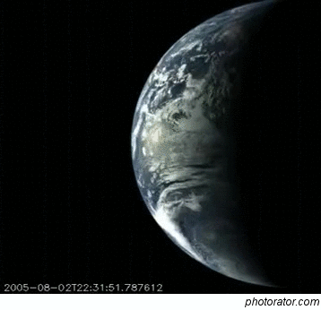 Earth Flyby Time Lapse from the Messenger Mercury Probe 