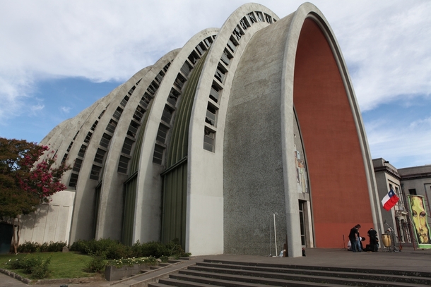 Earthquake Resistant Cathedral in Chile after a  earthquake in  