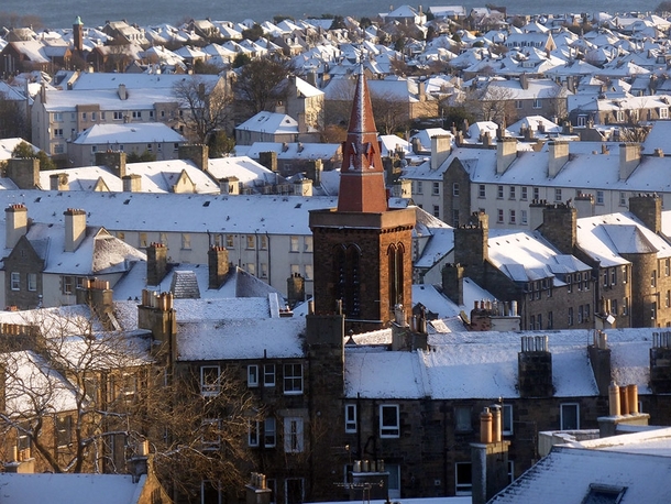 Edinburgh in the snow this morning - by utubbytucker x-post rBritPics 