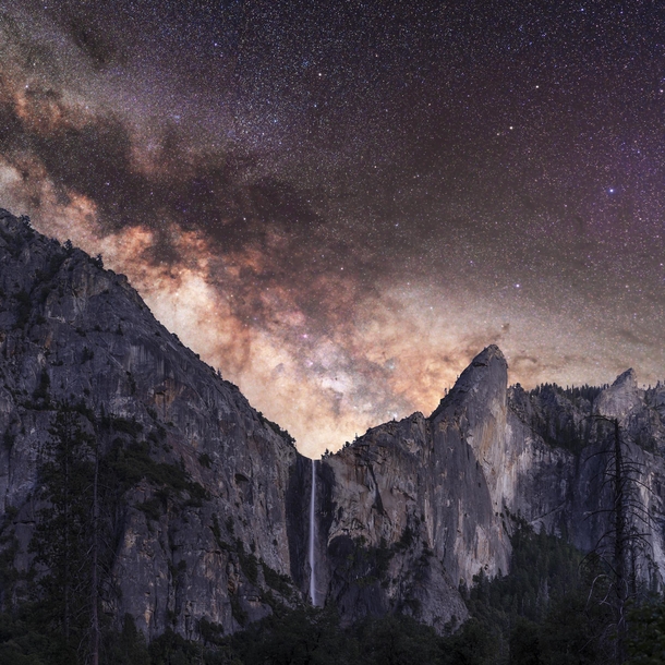 Evening stars over a thundering waterfall in Yosemite So amazing to be back in the park 